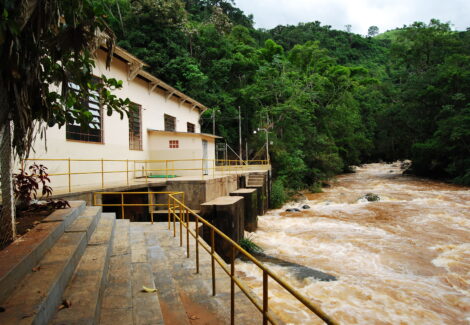 A PCH Apucaraninha fica entre Londrina e Tamarana, no nort e do Paraná, e teve o seu início de operação comercial em 1949, com o aproveitamento do Salto Grande, no Rio Apucaraninha. Foto Gislene Bastos